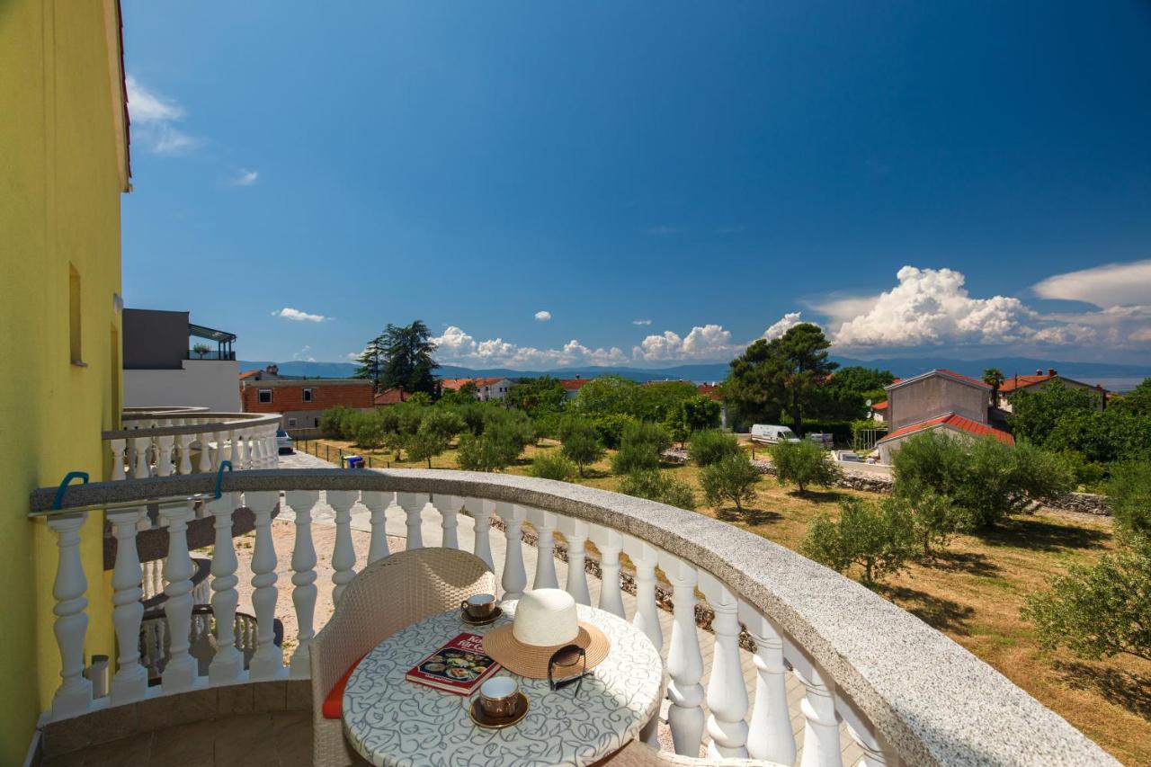 Vila Panorama By El-Pi Tours Malinska Exterior photo
